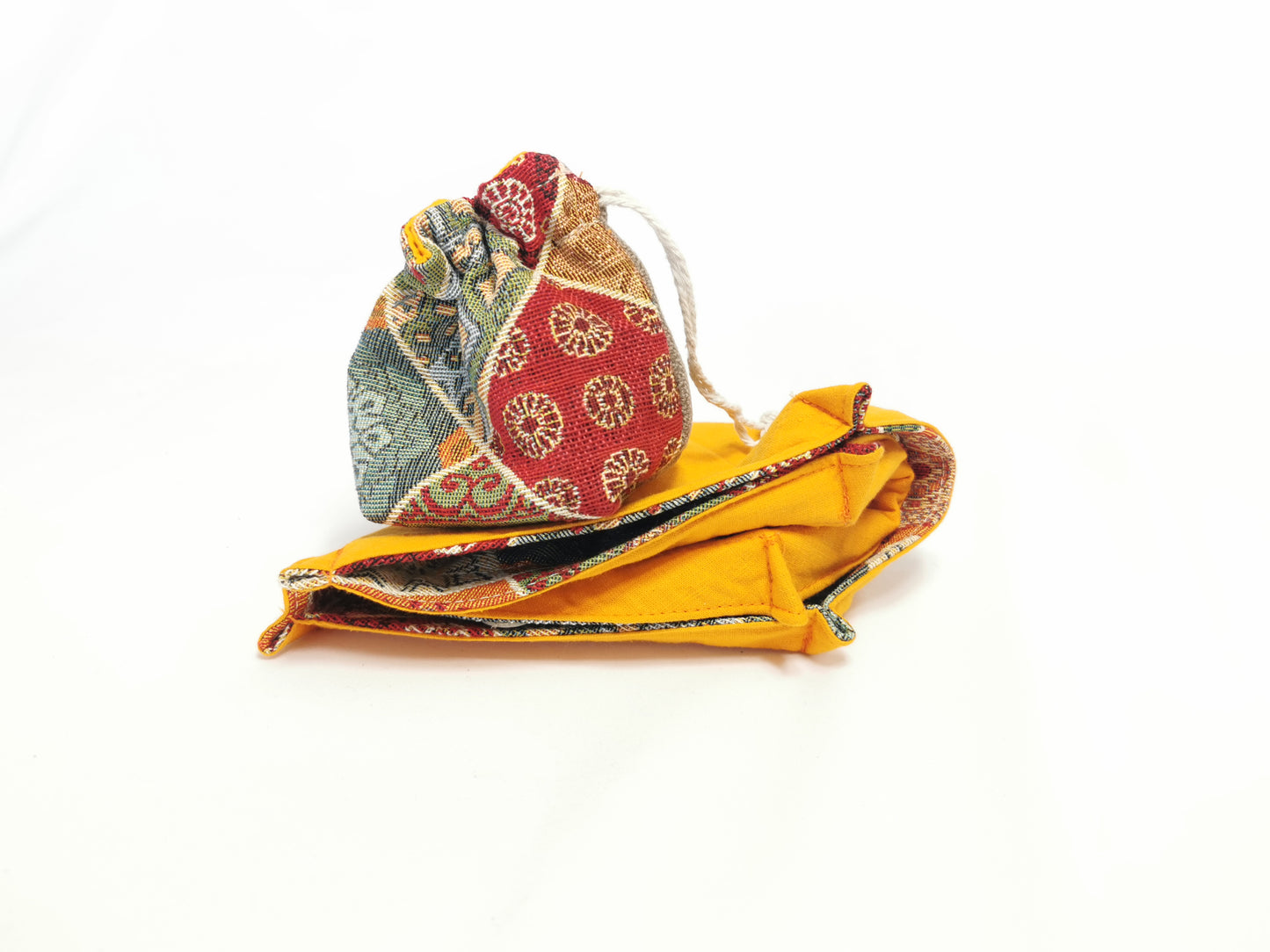 Piste de dés - Patchwork ( fond jaune)