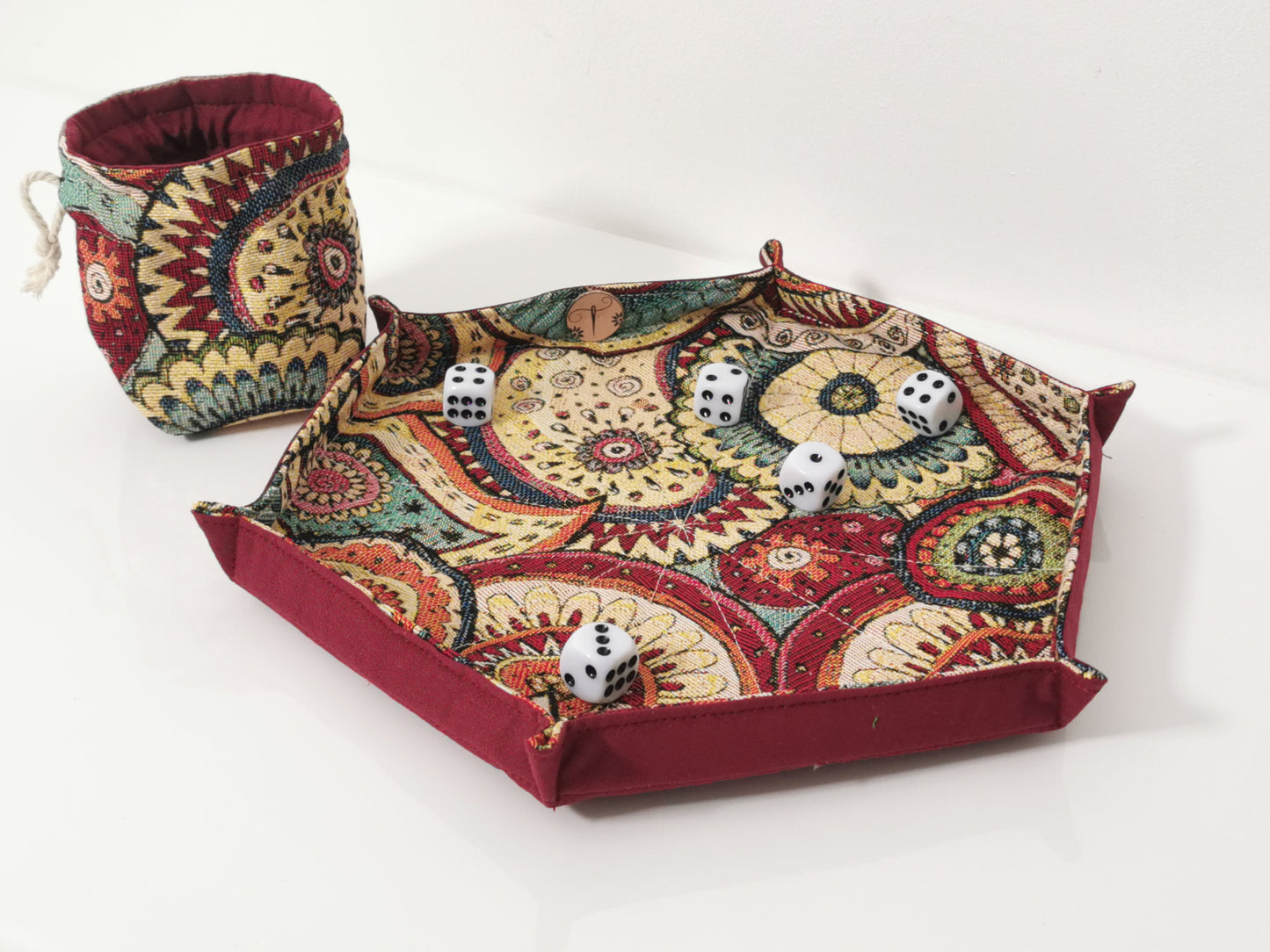 Piste de dés - Cachemire orange (fond bordeaux)